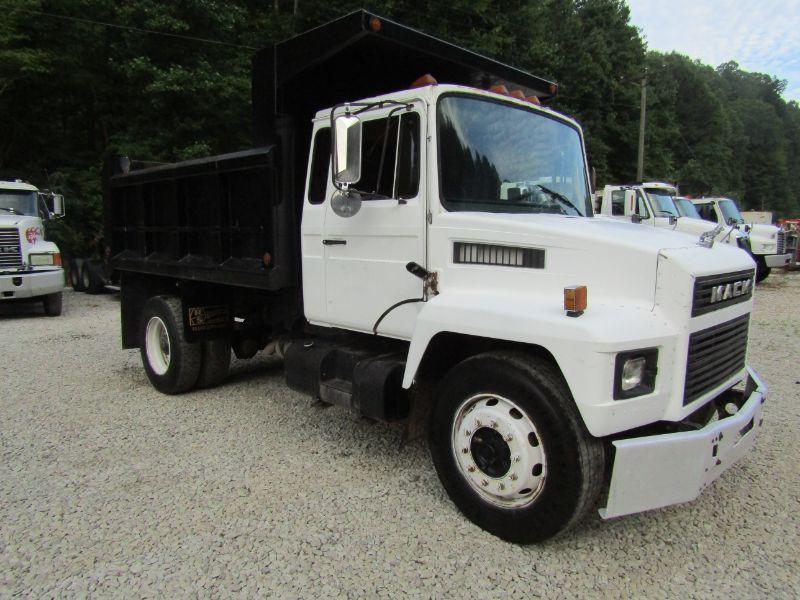 1989 Mack Dump Truck