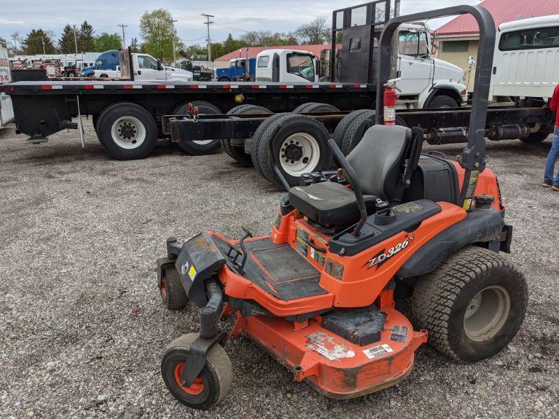 Kubota ZD326S Mower