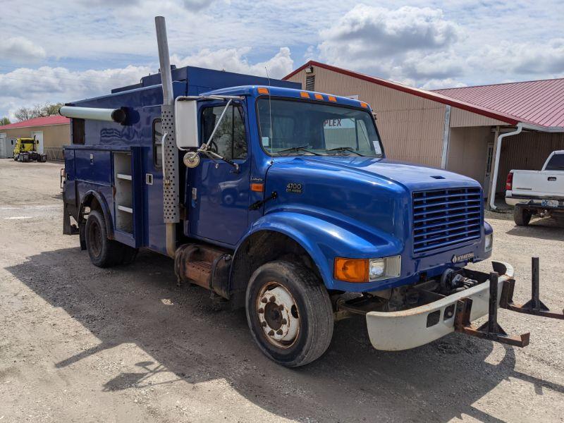 2001 International 4700 Utility