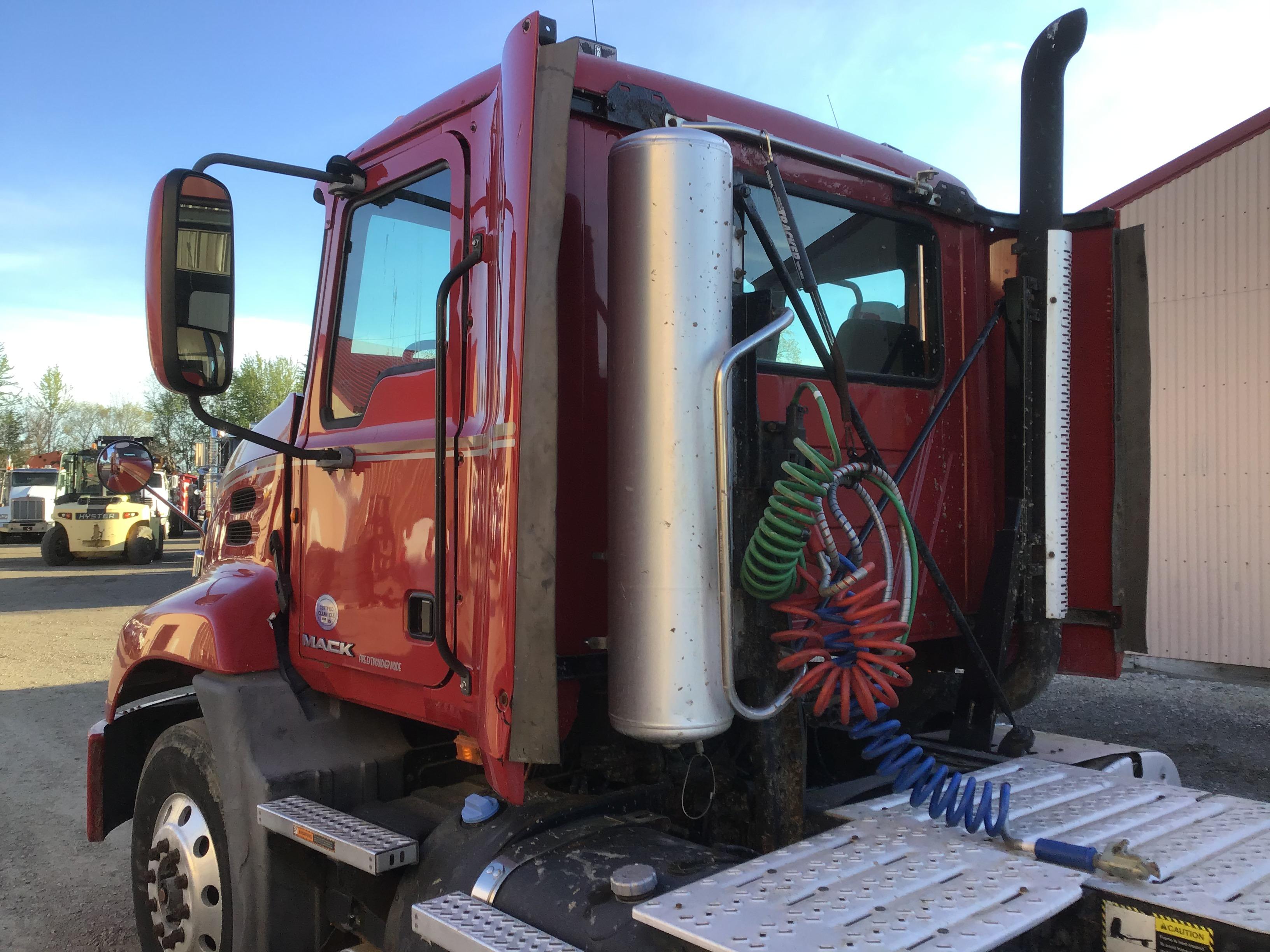 2012 Mack CXU613 Daycab