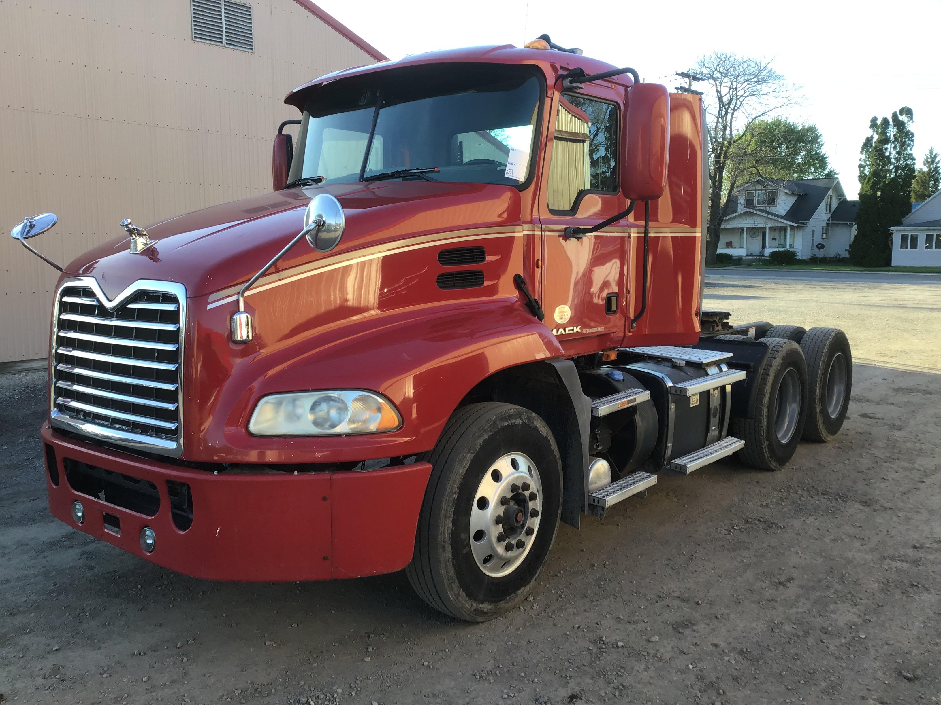 2012 Mack CXU613 Daycab