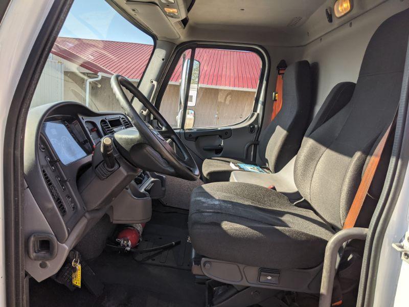 2014 Freightliner M2106 Box Truck