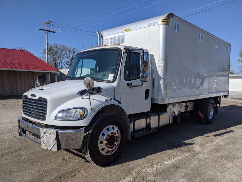 2014 Freightliner M2106 Box Truck