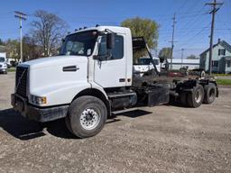 2006 Volvo VHD Roll Off