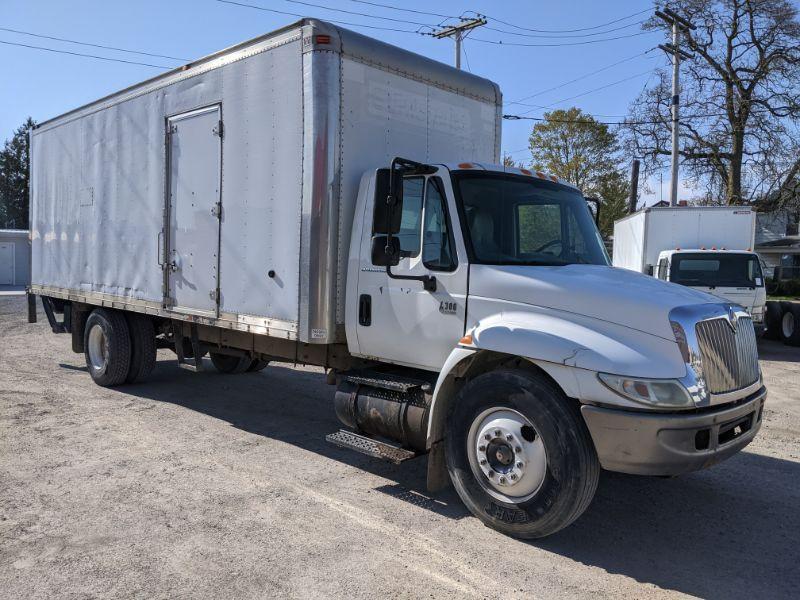 2006 International 4300 Box Truck