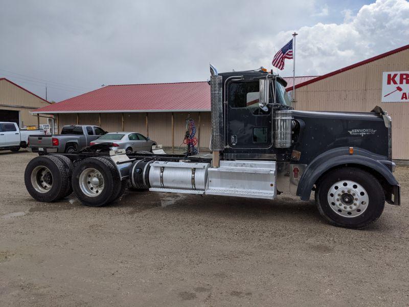 2015 Kenworth W900 Daycab