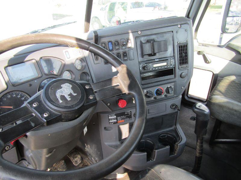 2010 Mack CXU613 Daycab