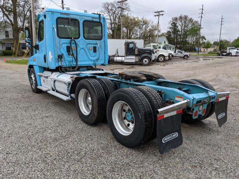 2014 Freightliner CA125 Daycab