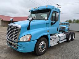 2014 Freightliner CA125 Daycab