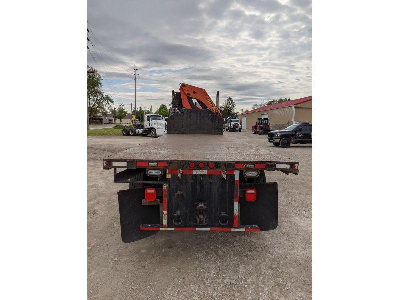 2007 Kenworth T800 Flatbed w/ Knuckle Crane