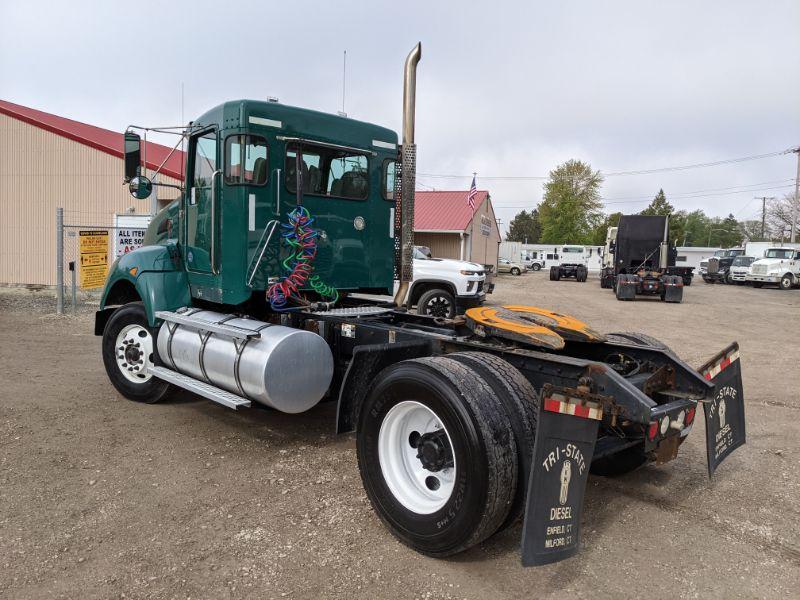 2014 Kenworth T400 Daycab