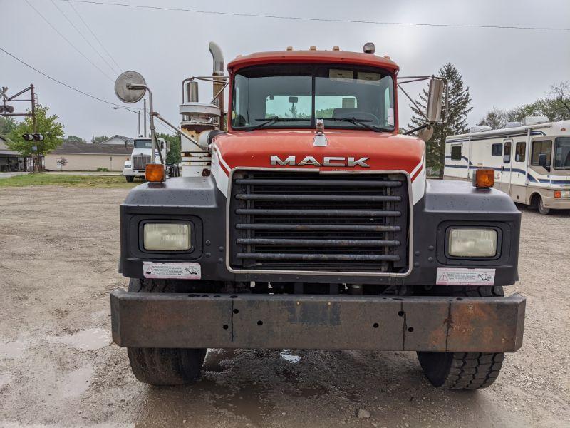 2002 Mack RD688S Cab & Chassis