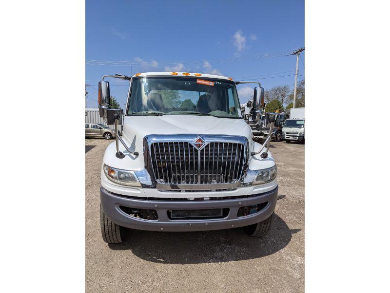 2016 International 4400 Daycab