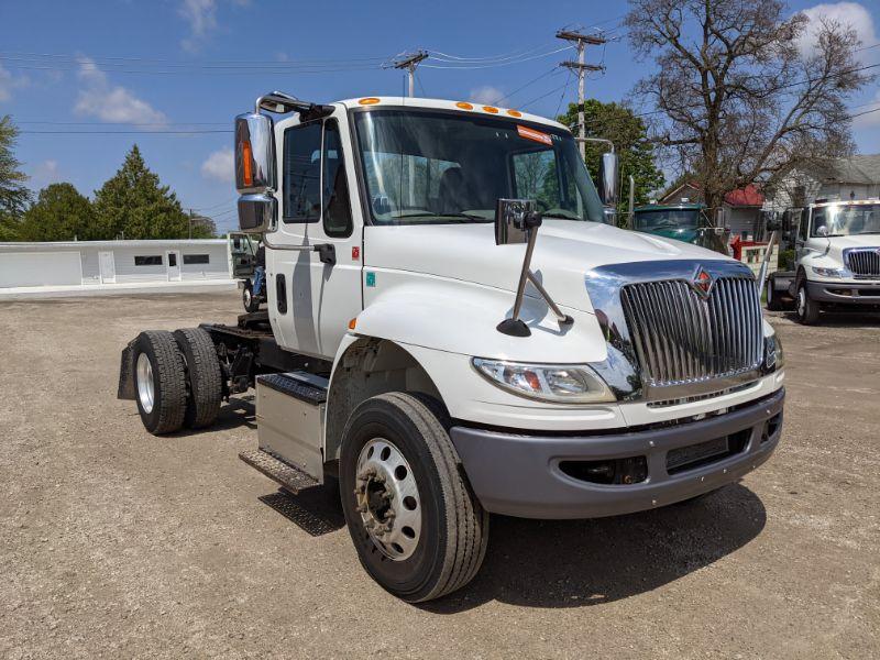 2016 International 4400 Daycab