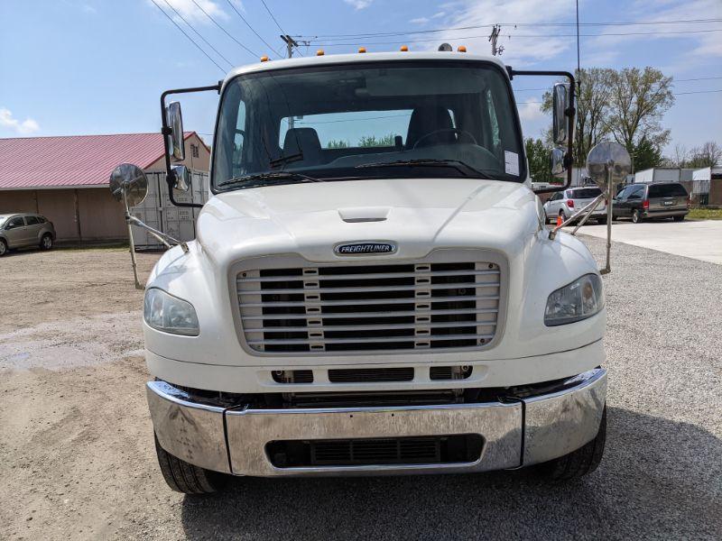 2013 Freightliner M2106 Cab & Chassis