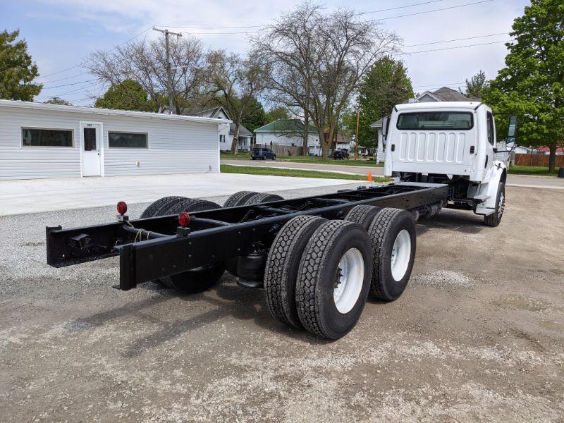 2013 Freightliner M2106 Cab & Chassis