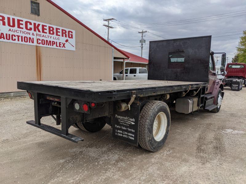 2013 Freightliner M2106 Flatbed