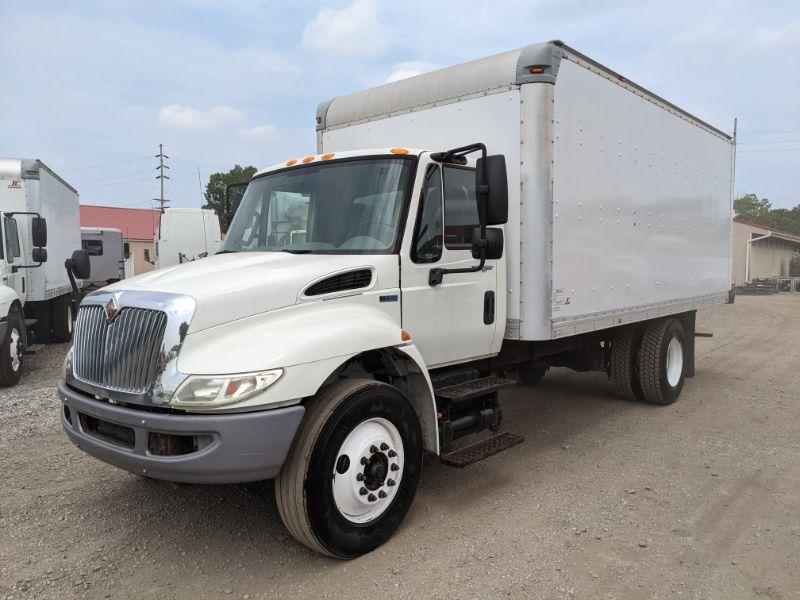 2014 International 4300 Box Truck