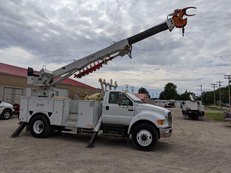 2011 Ford F750 Digger Derrick