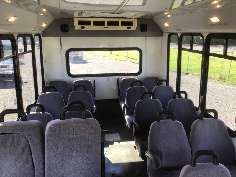 2007 Ford E-450 Passenger Shuttle