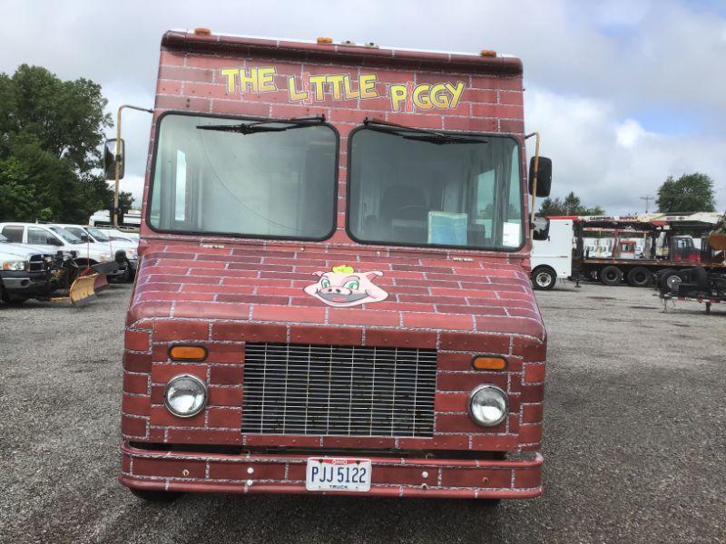 2000 Freightliner MT45 FoodTruck