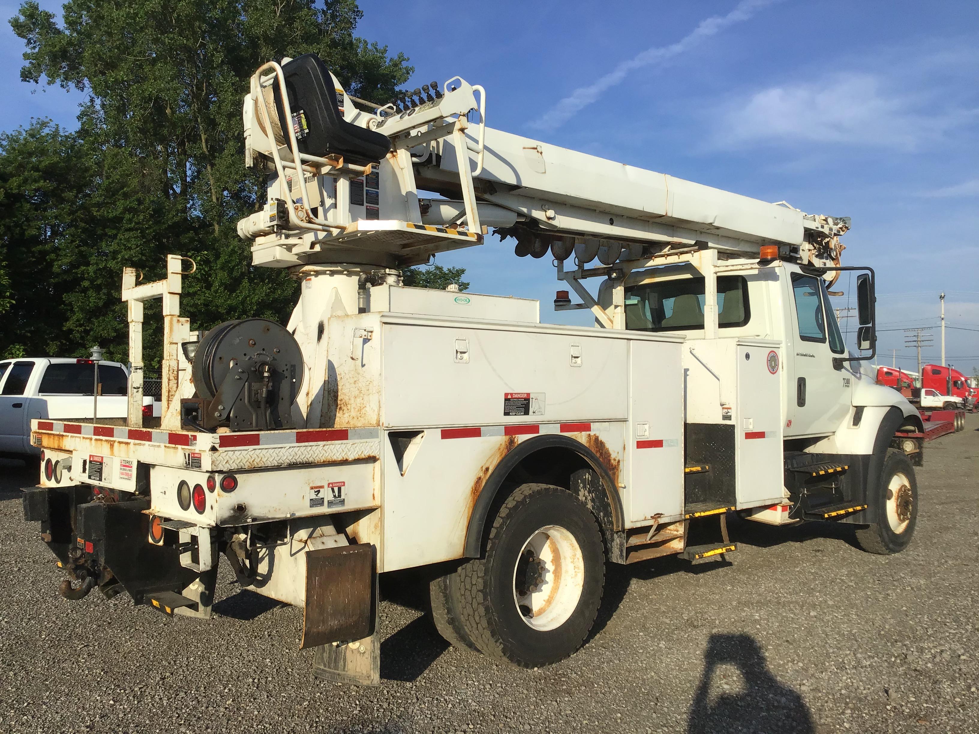 2007 International 7300 Digger Derrick