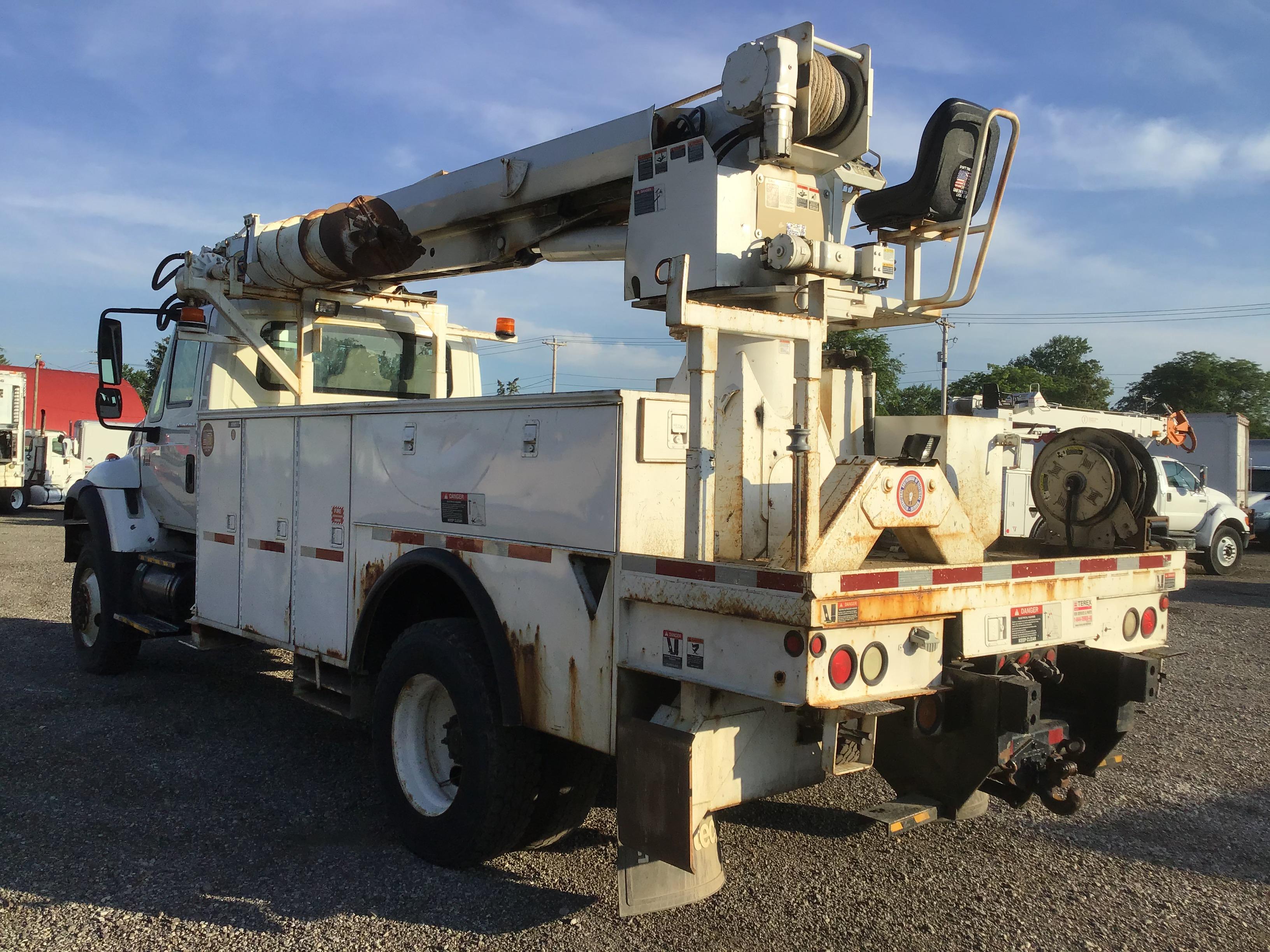 2007 International 7300 Digger Derrick