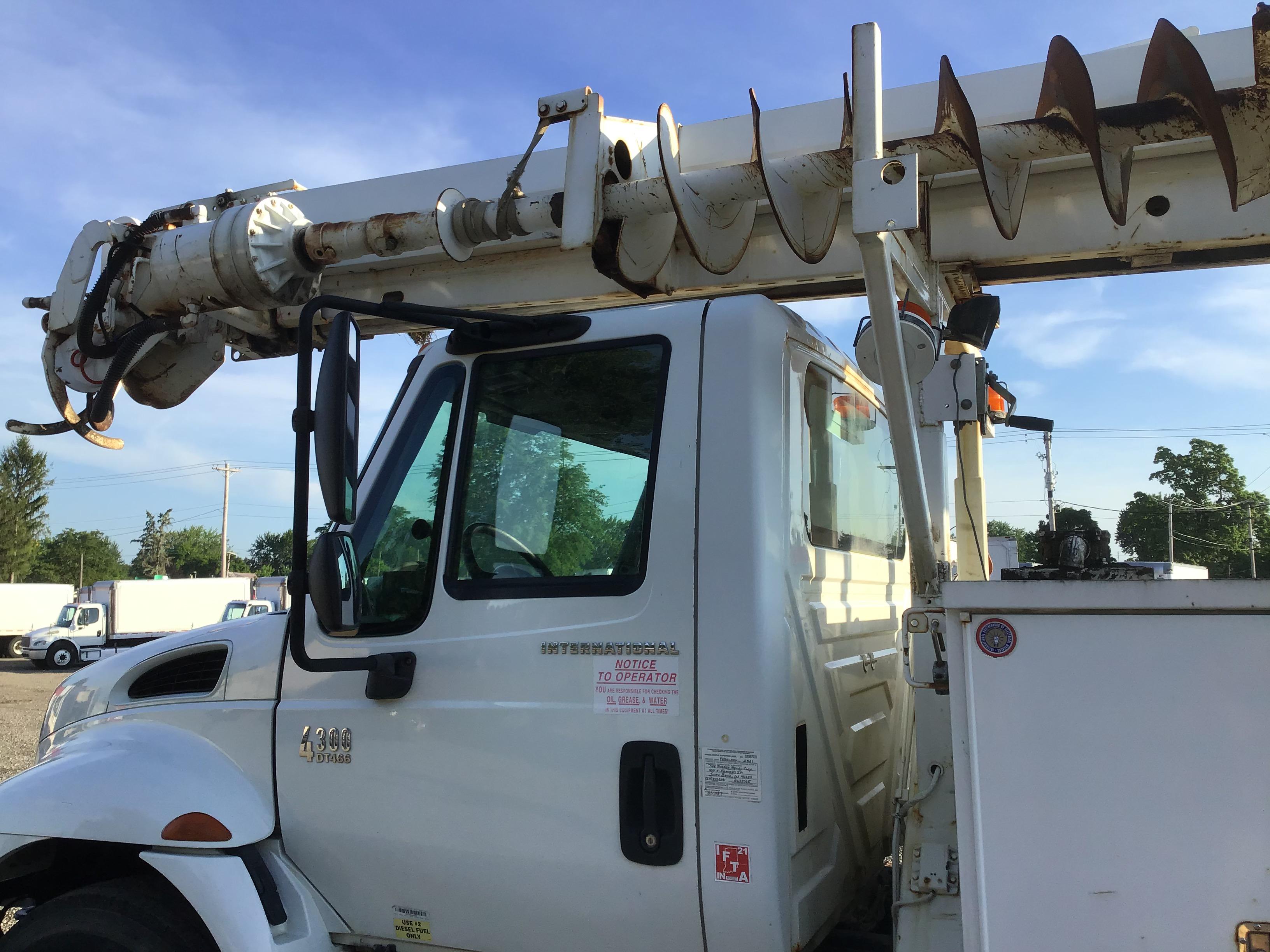 2007 International 4300 Digger Derrick