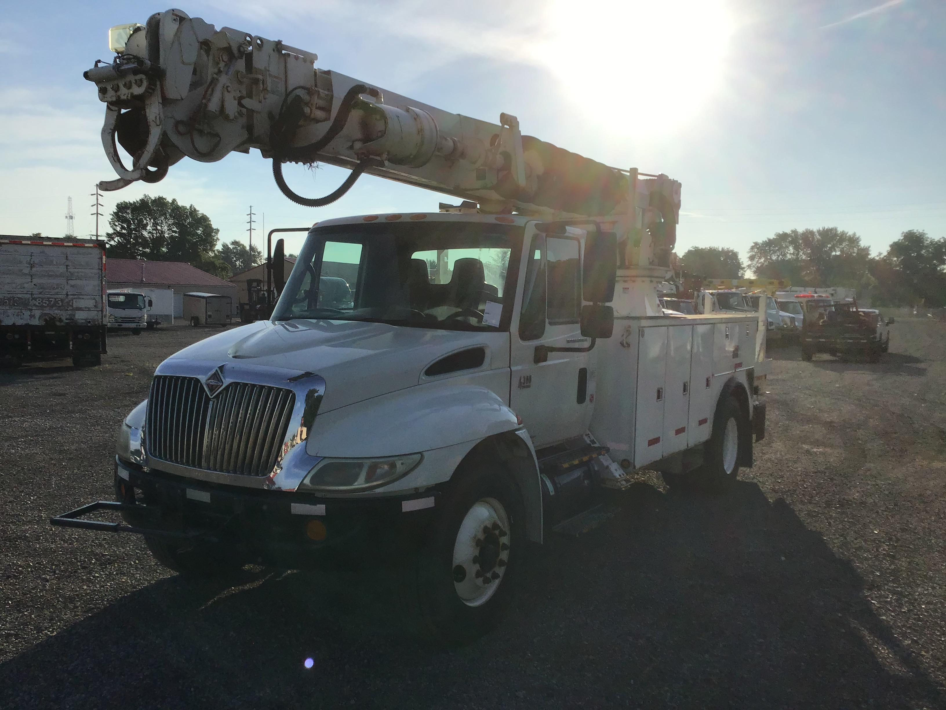 2007 International 4300 Digger Derrick