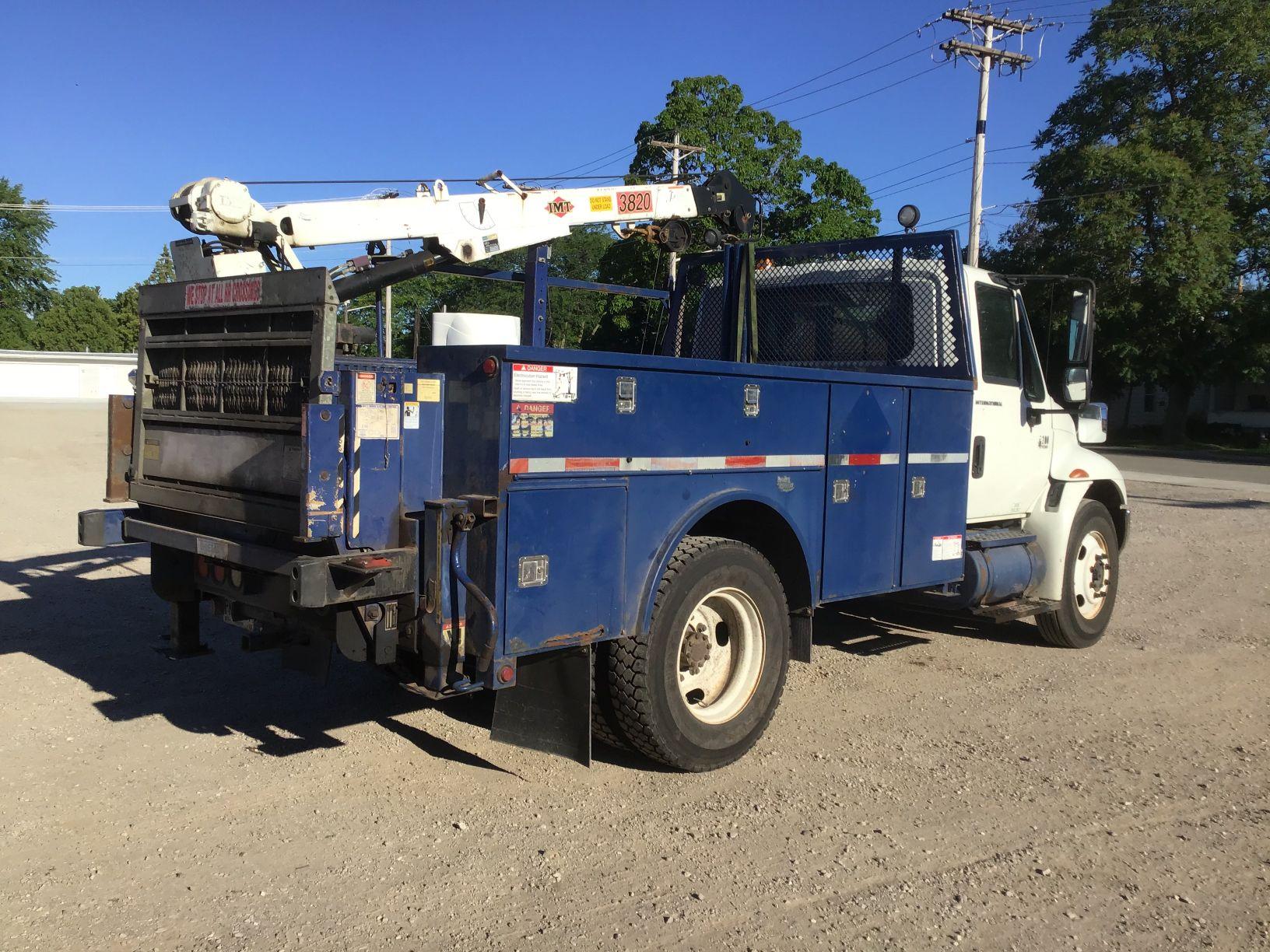 2005 International 4200 Service Truck