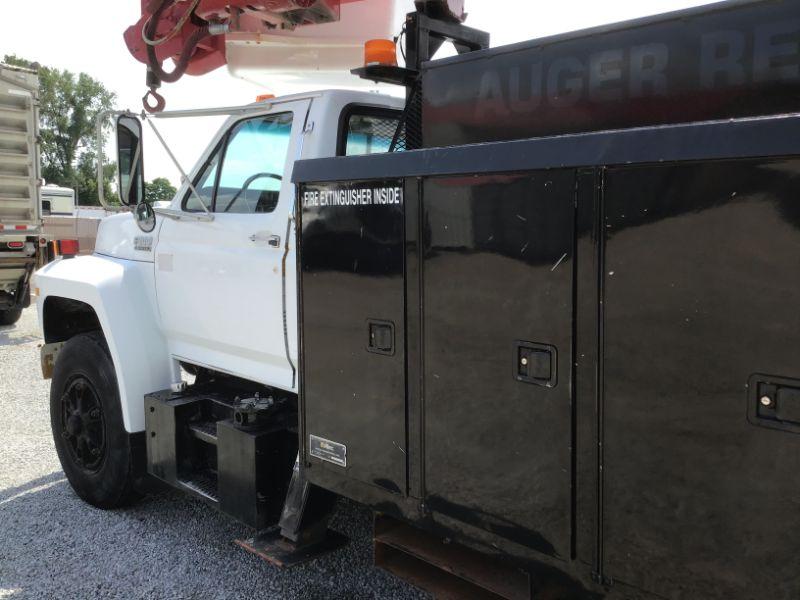 1989 Ford F800 Bucket Digger