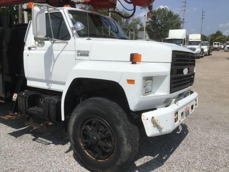 1989 Ford F800 Bucket Digger