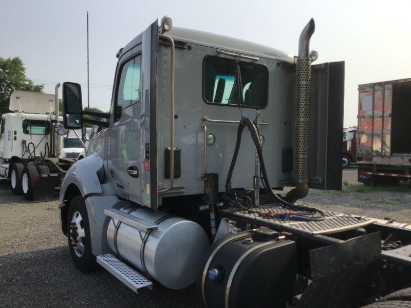 2016 Kenworth T680 Daycab