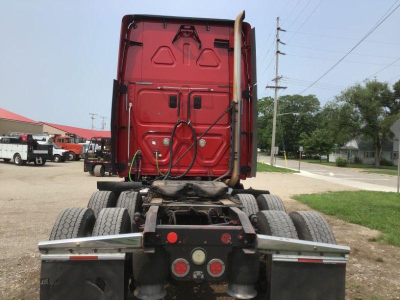 2010 Freightliner CA125 Sleeper