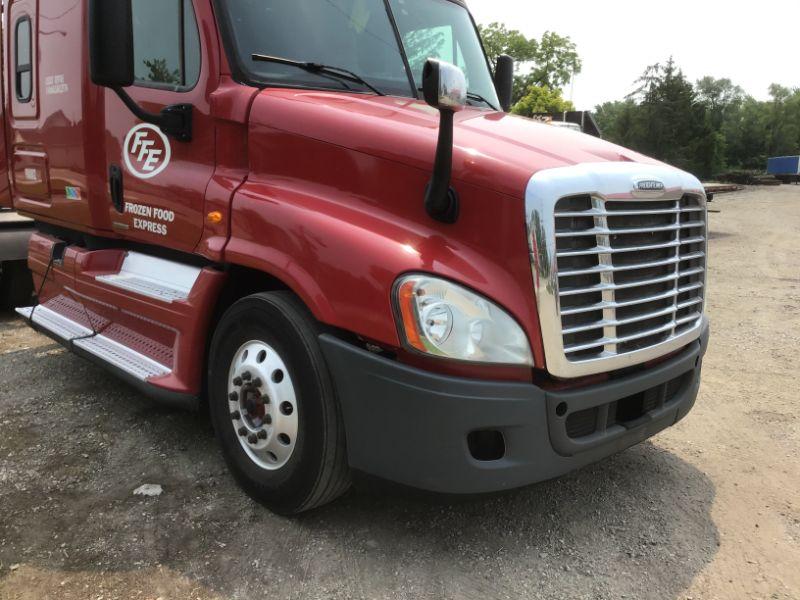 2010 Freightliner CA125 Sleeper