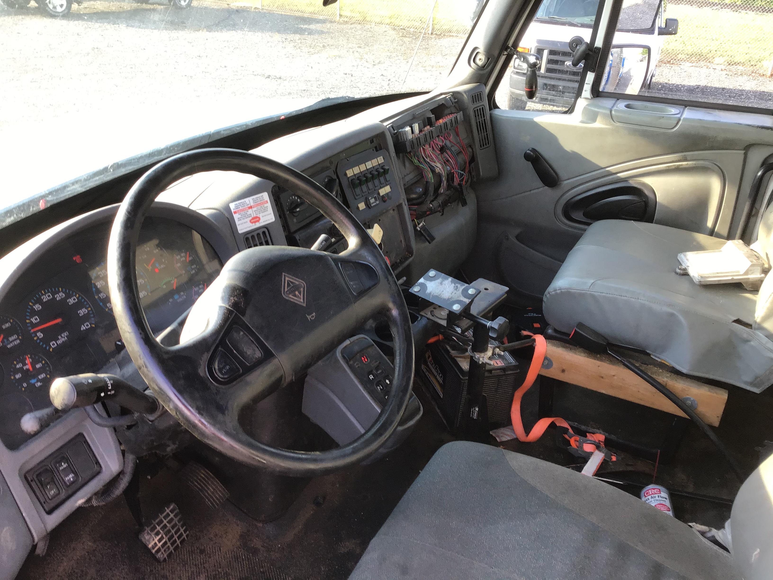 2006 International 7400 Bucket Truck