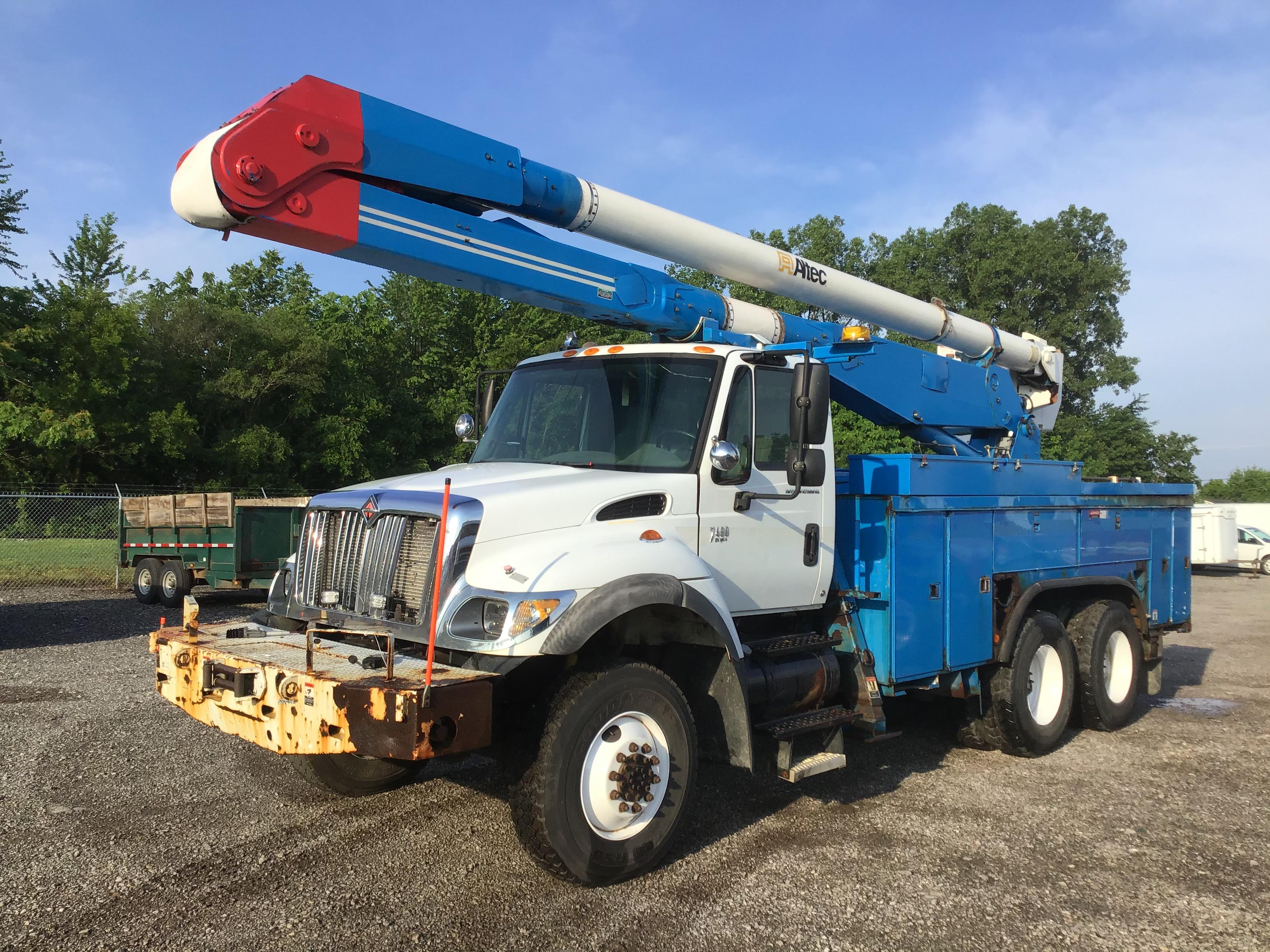 2006 International 7400 Bucket Truck