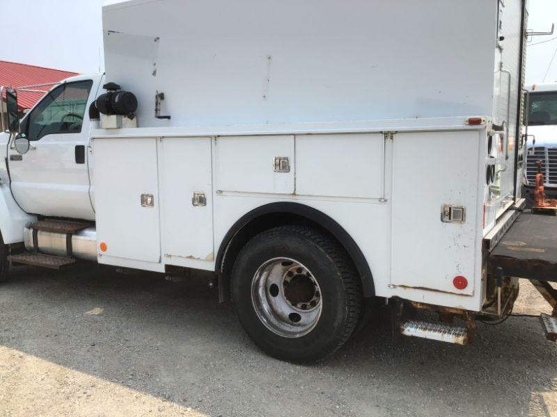 2008 Ford F650 Enclosed Service Truck