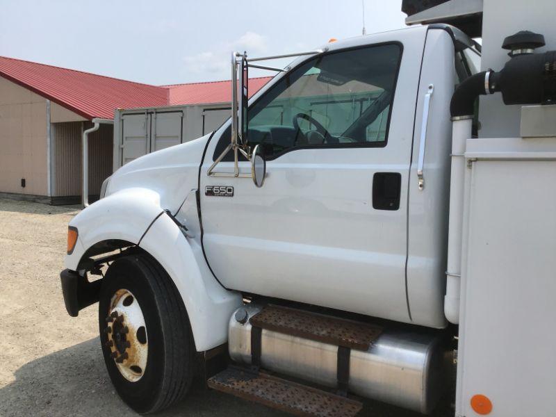 2008 Ford F650 Enclosed Service Truck