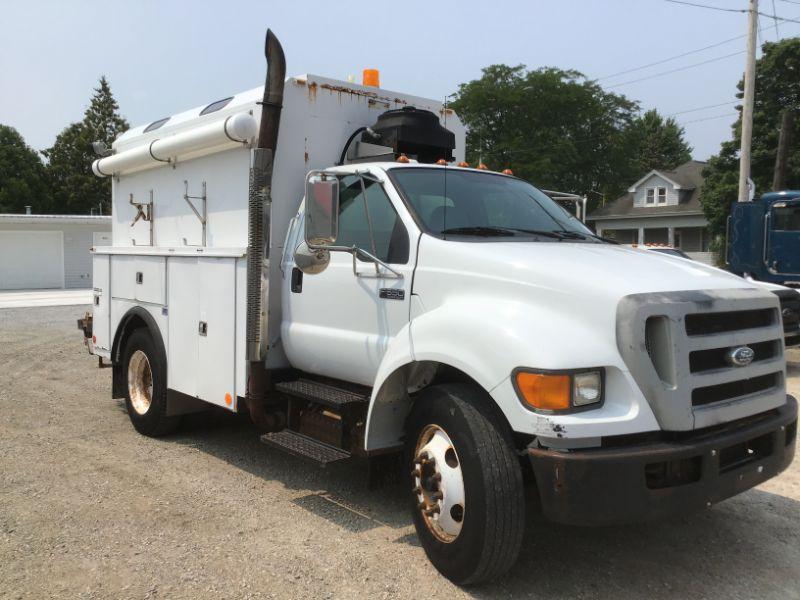 2008 Ford F650 Enclosed Service Truck