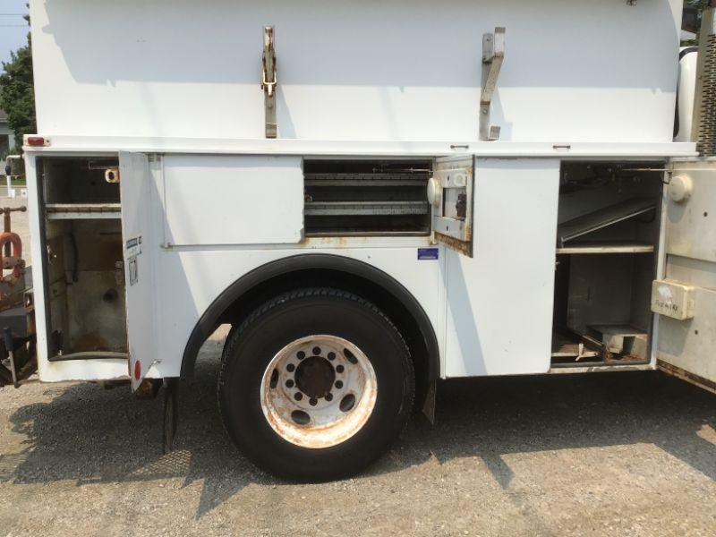 2008 Ford F650 Enclosed Service Truck