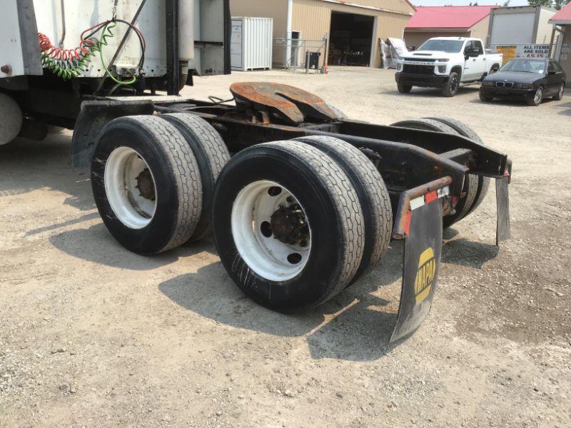 2006 Freightliner CL120 Sleeper