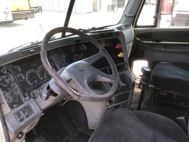 2006 Freightliner CL120 Sleeper