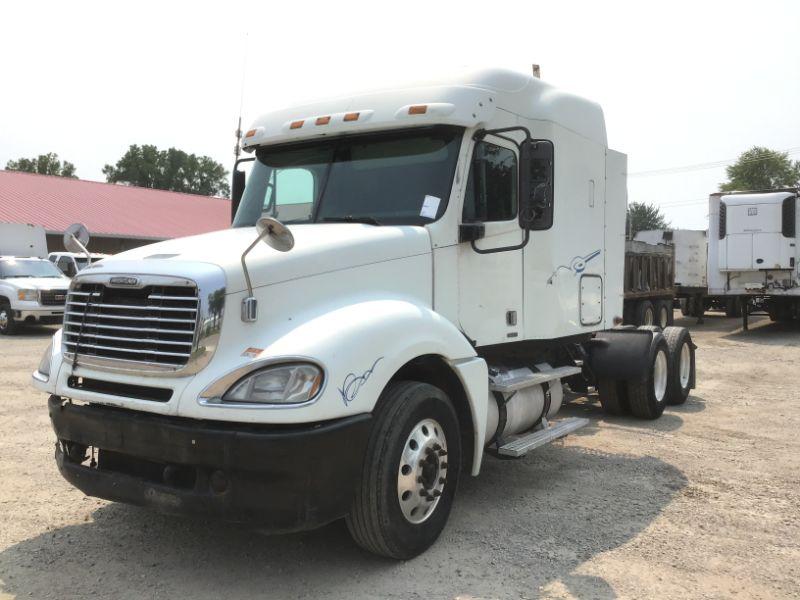 2006 Freightliner CL120 Sleeper