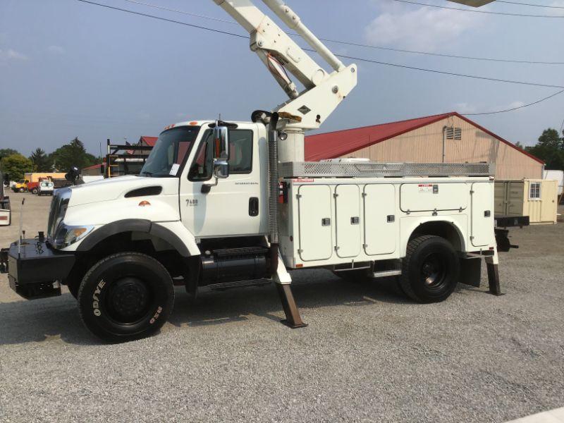 2006 International 7400 Bucket Truck