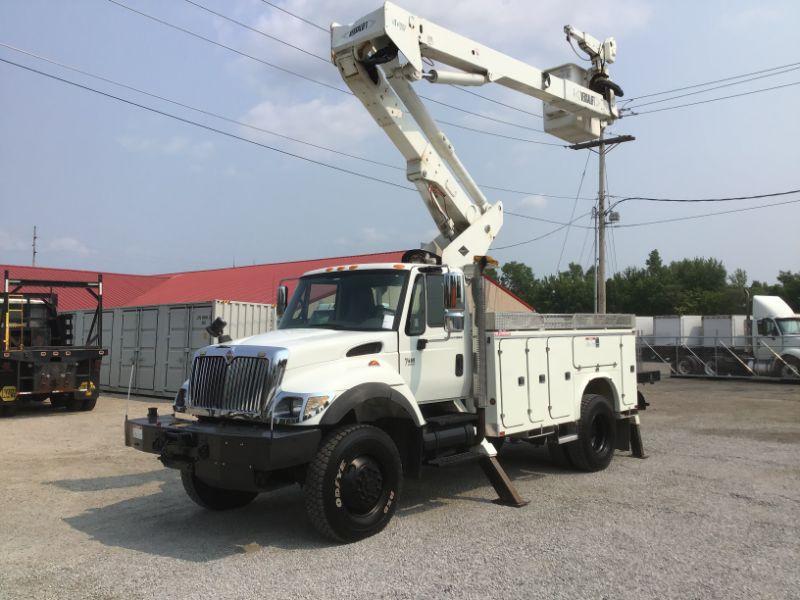 2006 International 7400 Bucket Truck