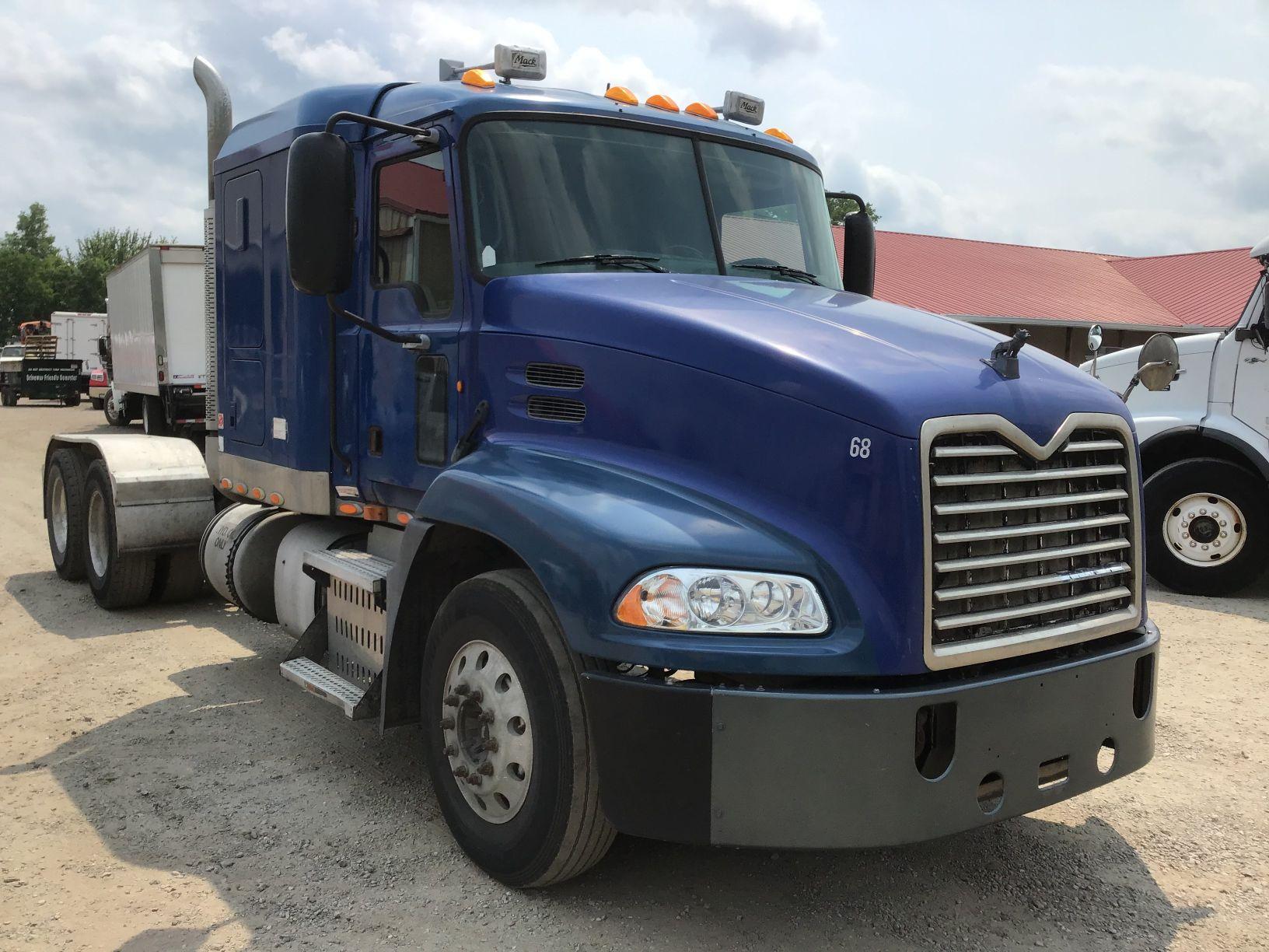 2012 Mack CXU613 Sleeper