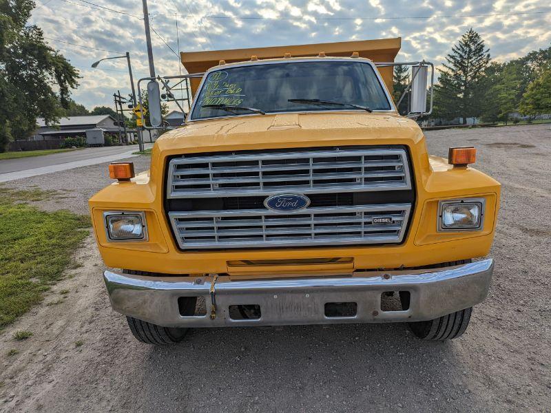 1991 Ford F700 Dump Truck