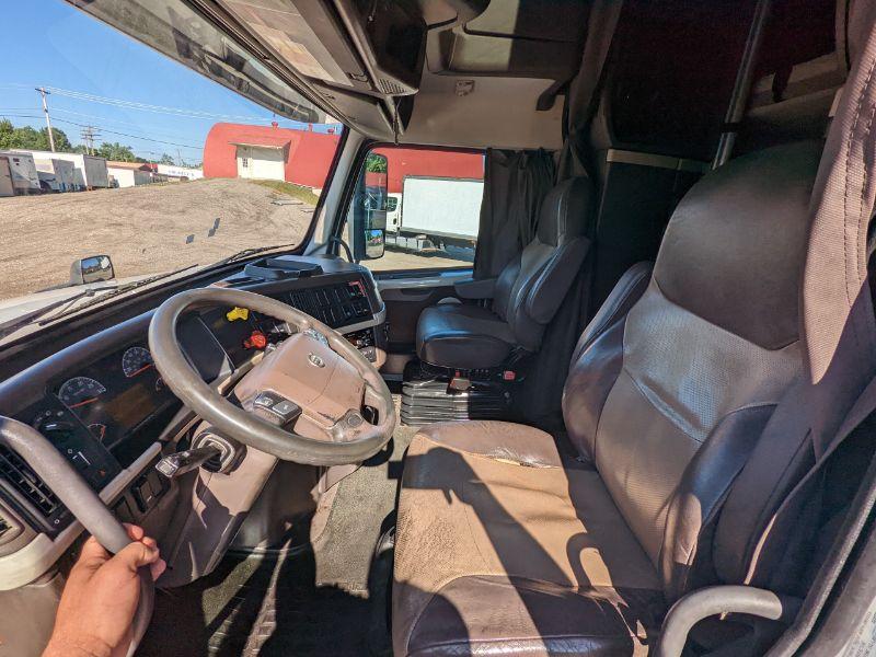 2018 Volvo VNL Sleeper