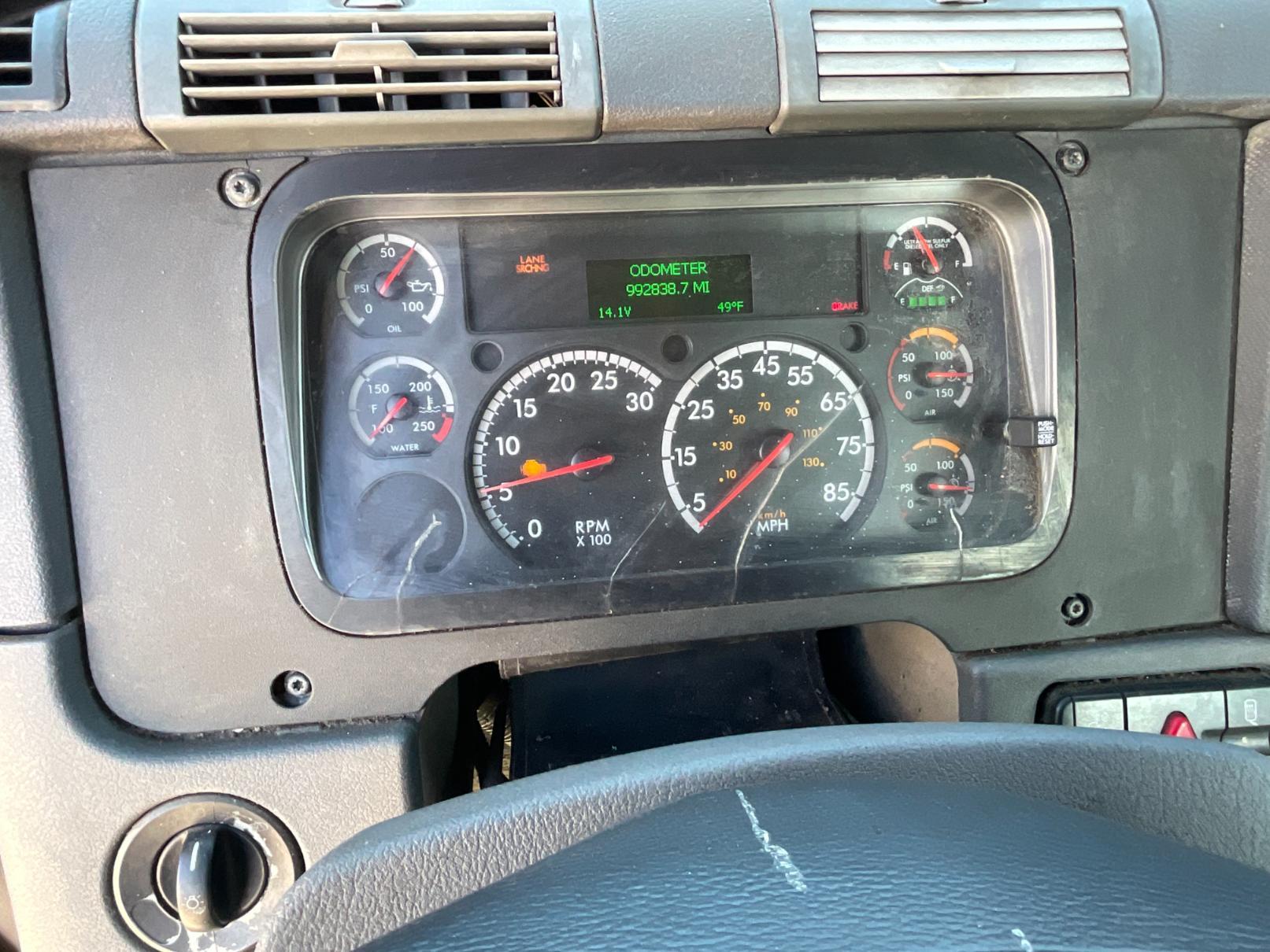 2018 Freightliner CA125 Daycab